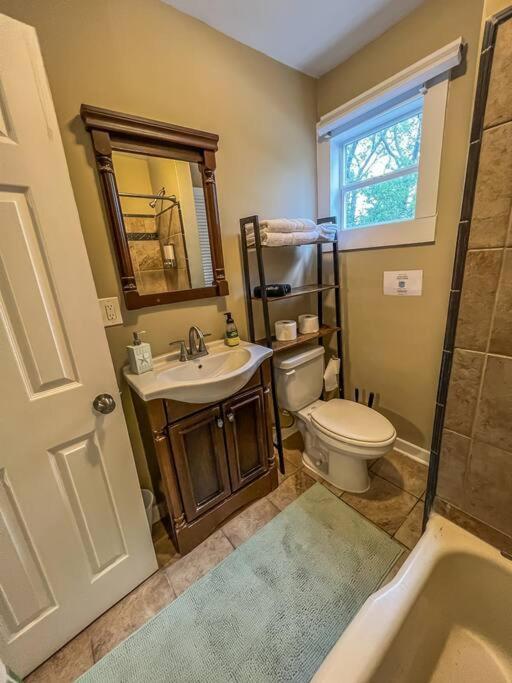 Historic Coastal Haven- Pet Friendly Fast Wi-Fi Villa นอร์ฟอล์ก ภายนอก รูปภาพ
