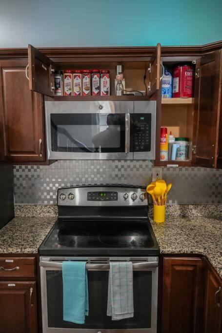 Historic Coastal Haven- Pet Friendly Fast Wi-Fi Villa นอร์ฟอล์ก ภายนอก รูปภาพ