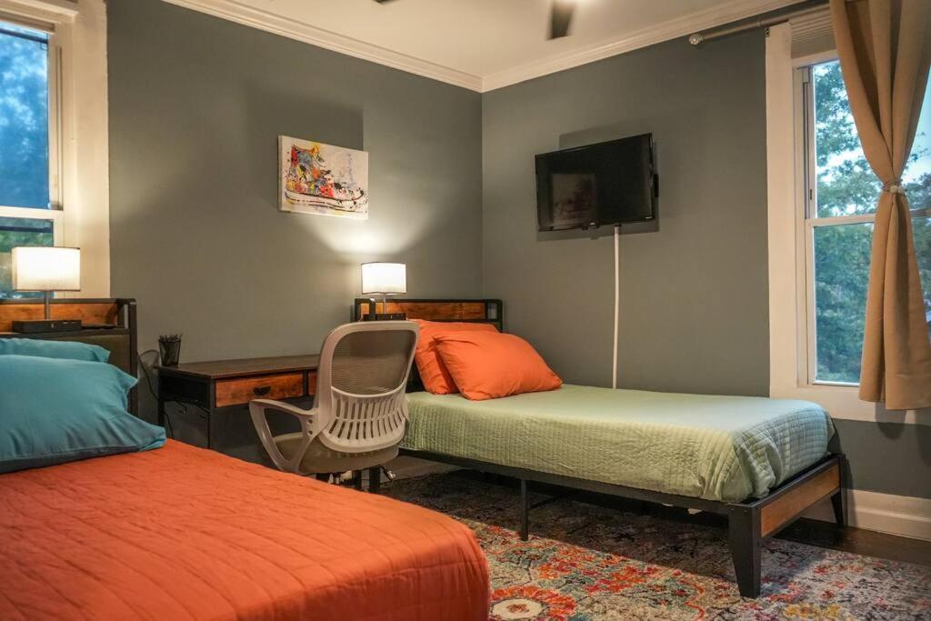 Historic Coastal Haven- Pet Friendly Fast Wi-Fi Villa นอร์ฟอล์ก ภายนอก รูปภาพ