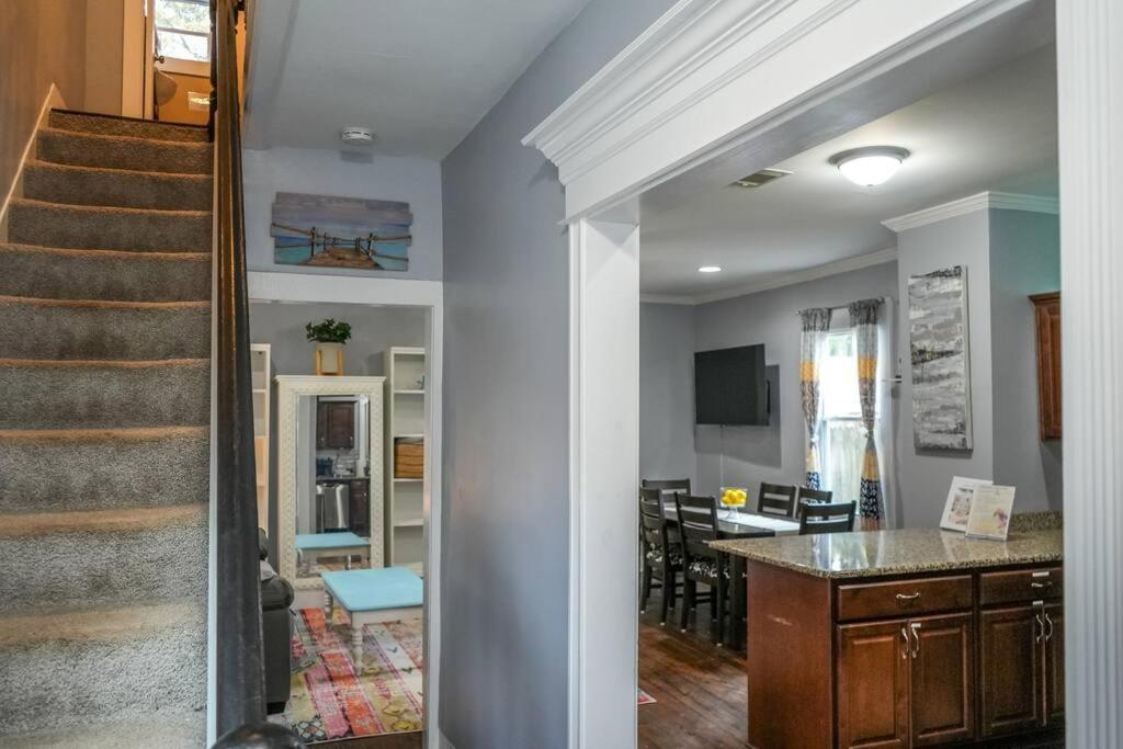 Historic Coastal Haven- Pet Friendly Fast Wi-Fi Villa นอร์ฟอล์ก ภายนอก รูปภาพ